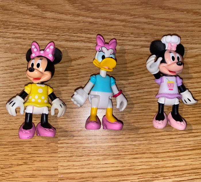 Lot figurines Disney Minnie Daisy