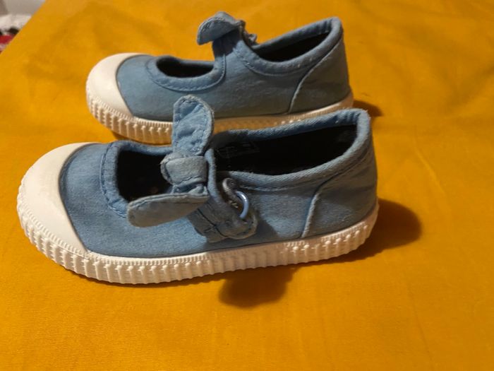 Chaussure bleu à scratch taille 22 - photo numéro 4