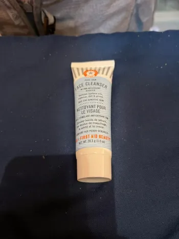 Nettoyant visage first aid beauty