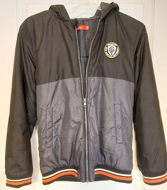 Blouson à capuche noir 12 ans