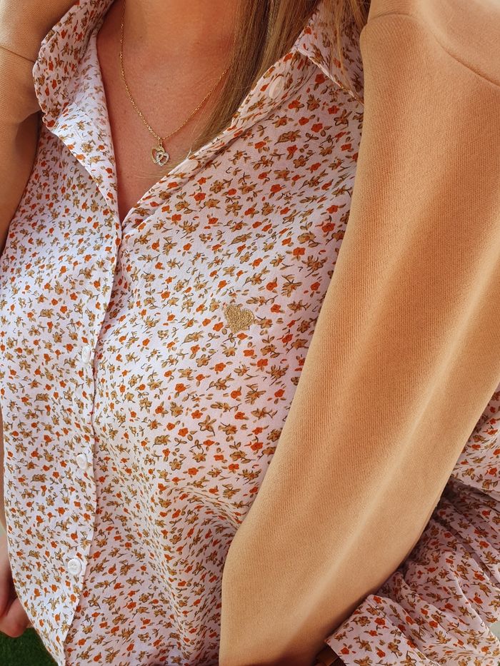 Chemise fleurie taille S - photo numéro 5