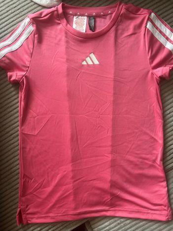 Tes shirt adidas neuf 