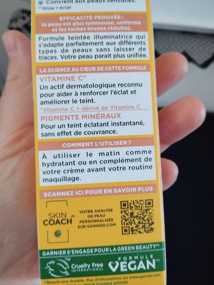 Fluide anti taches anti UV quotidien vitamine C glow - photo numéro 3