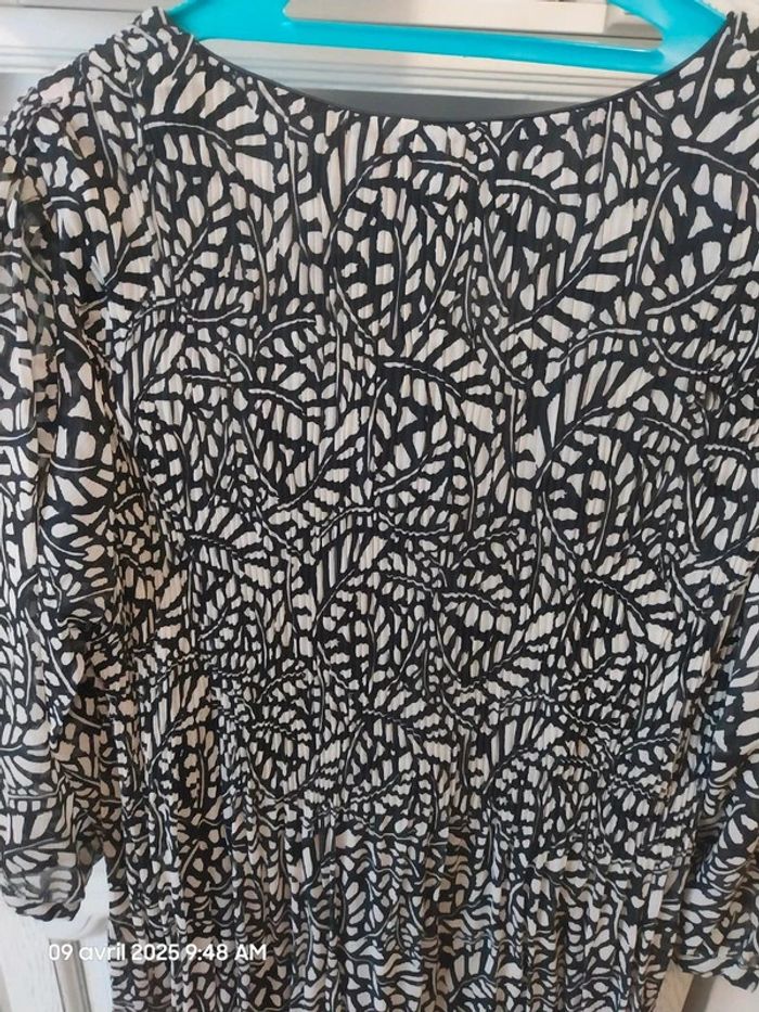Robe évasée plissée col en V – taille 46 - Bréal - photo numéro 5