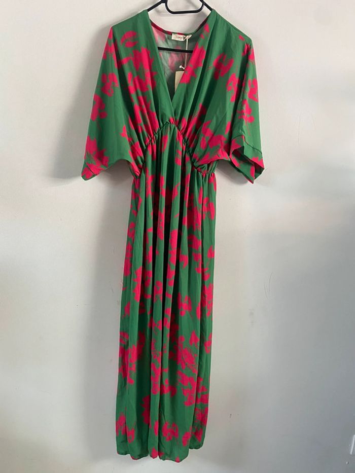 Robe coloré neuf
