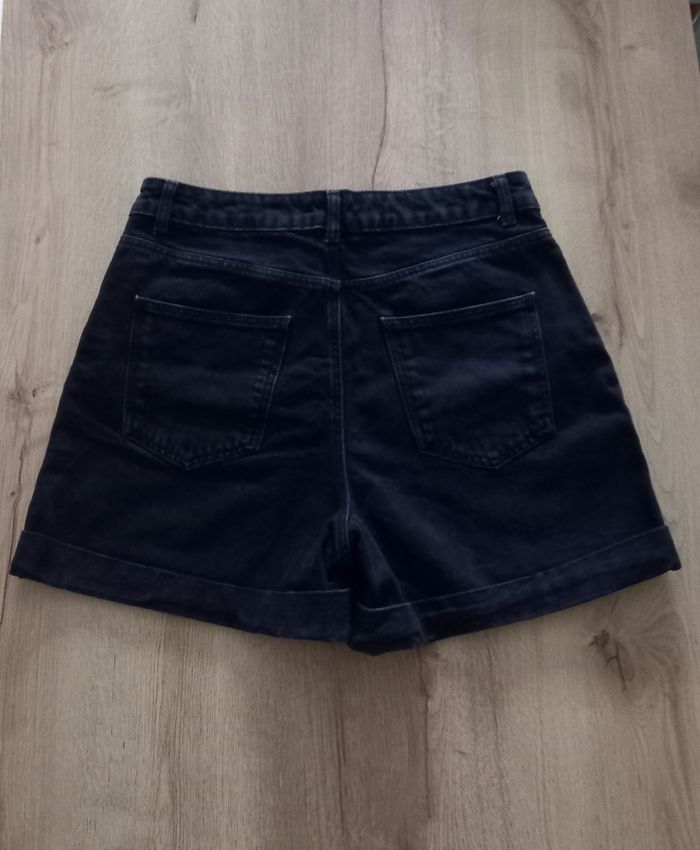 Short taille haute " Kiabi " - photo numéro 3