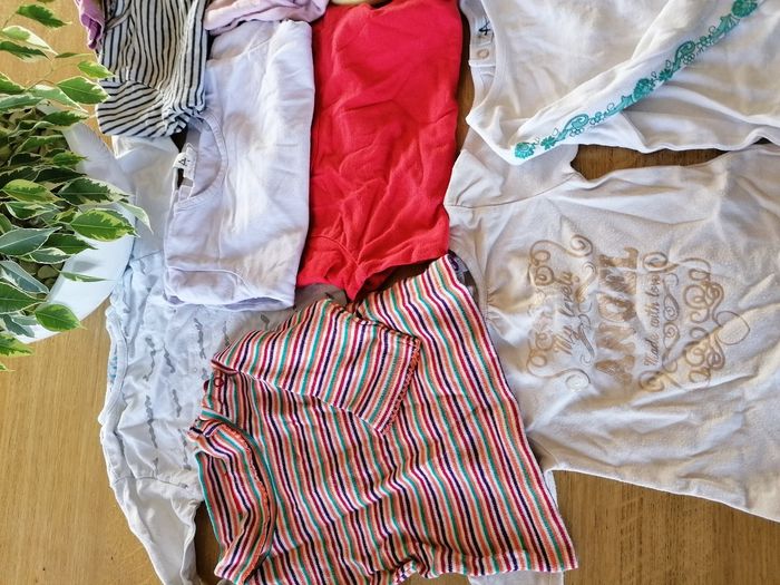 Lot 12 t shirts 6 mois - photo numéro 2