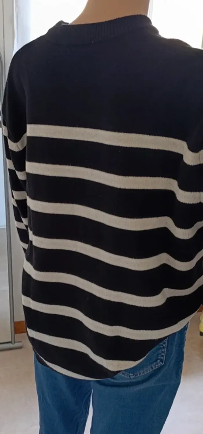 Pull Zara marinière oversize taille M rayé noir et blanc - photo numéro 5
