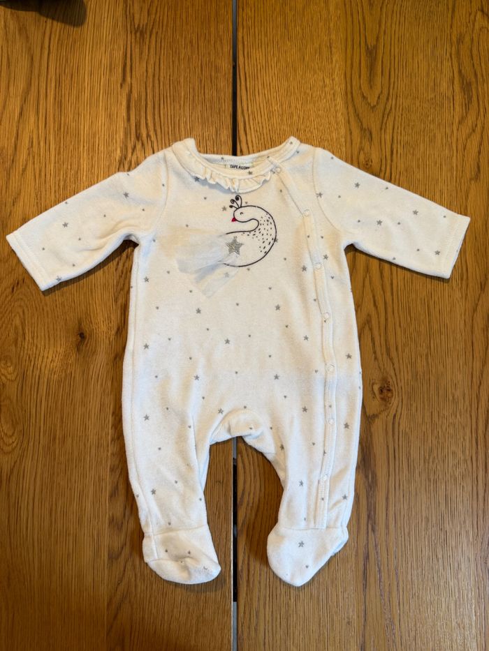 Pyjama fille – Tape à l’œil 🌙 Taille : 1 mois En très bon état