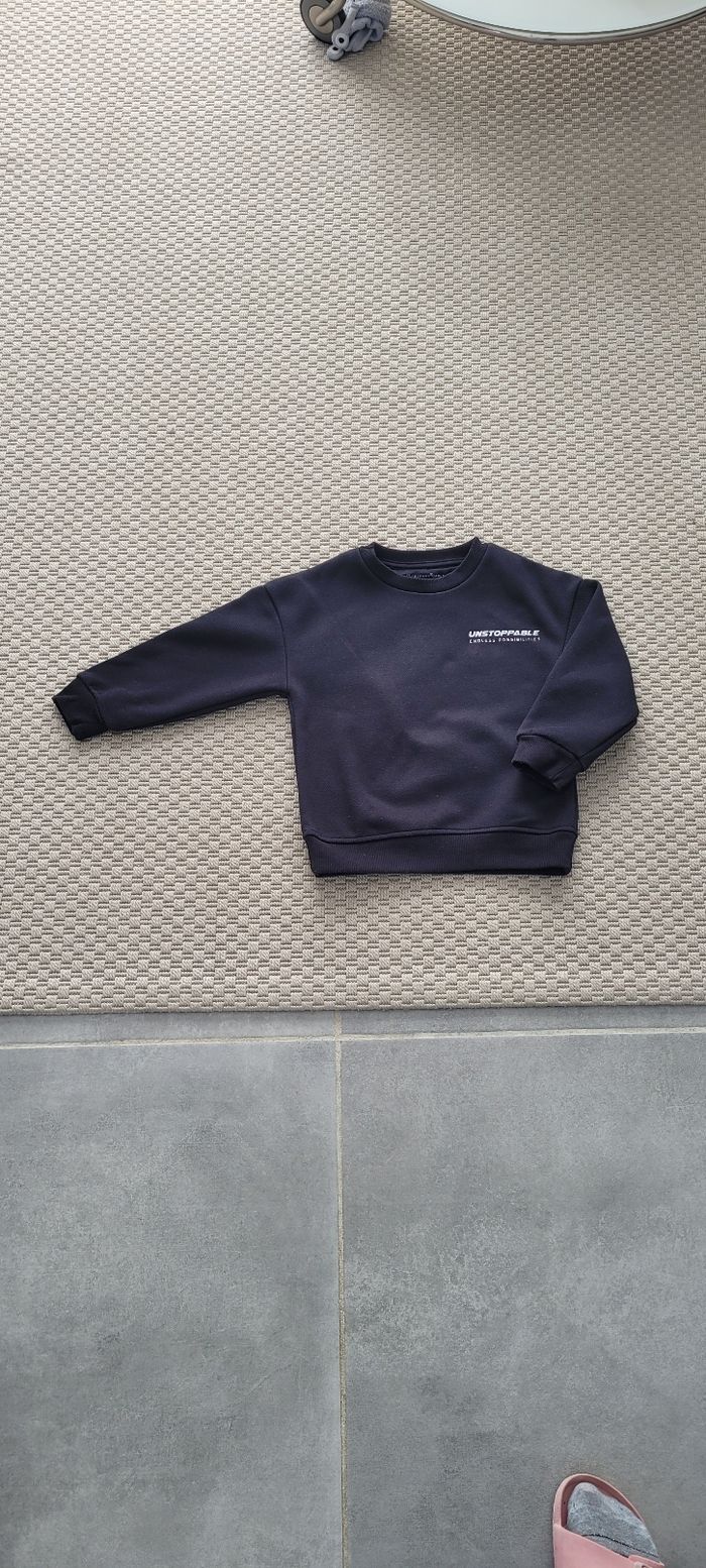 Sweat-shirt taille 5/6 ans