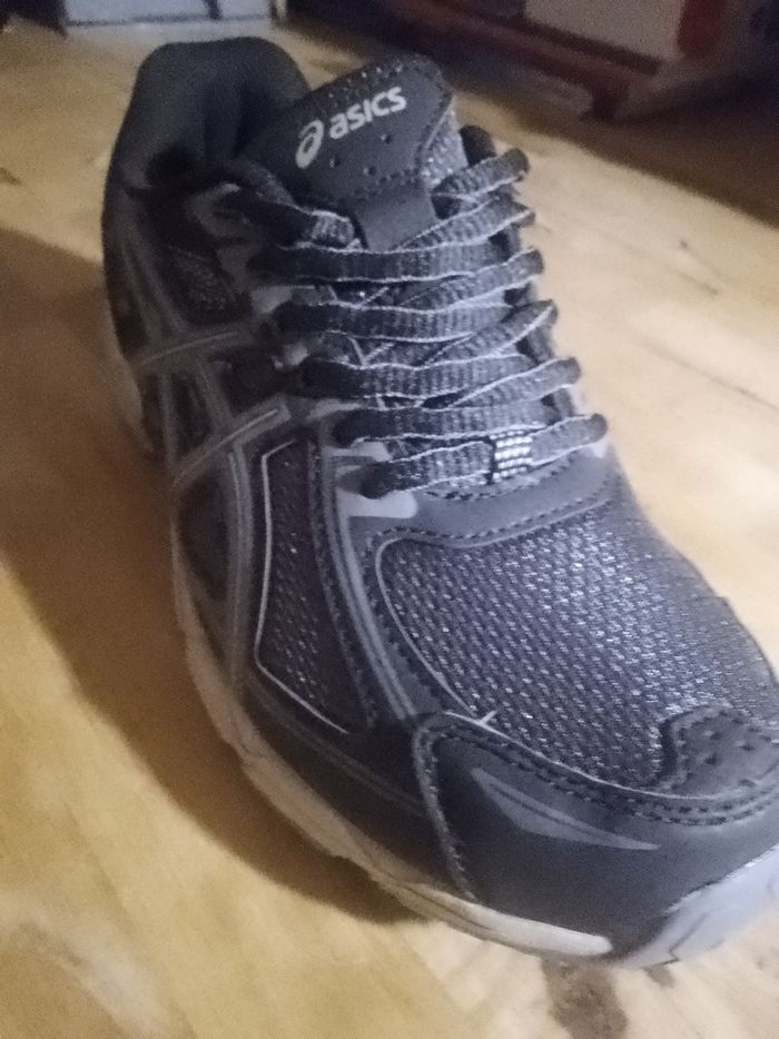 Asics tous neufs - photo numéro 2