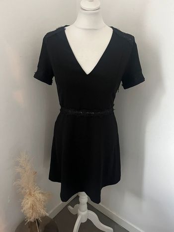 Robe noire cintrée Mango S
