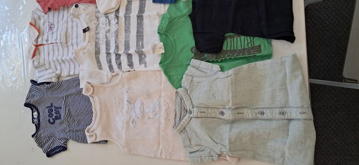 lot de vêtements(3mois) - photo numéro 2