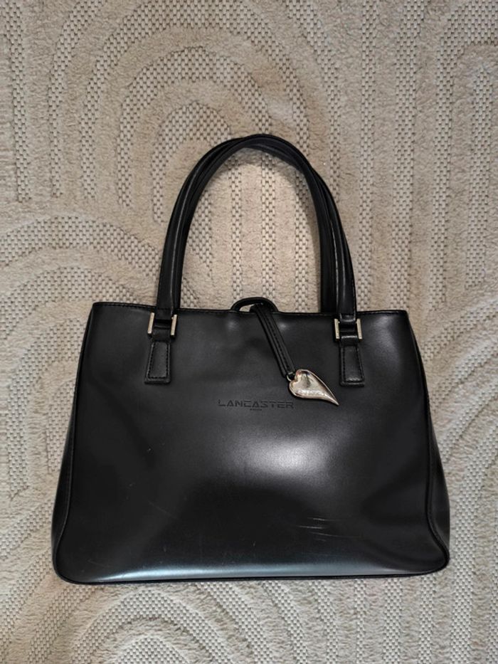 Sac a main cuir noir et rouge Lancaster bon état - photo numéro 2