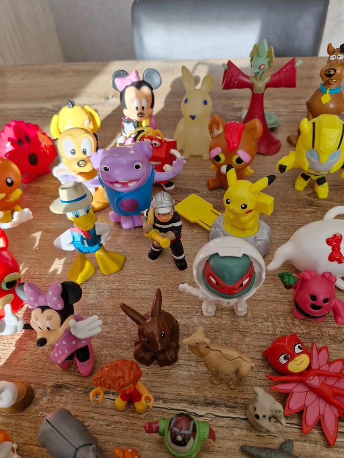 Gros lot de figurines diverses ( + de 60 pièces ) - photo numéro 3