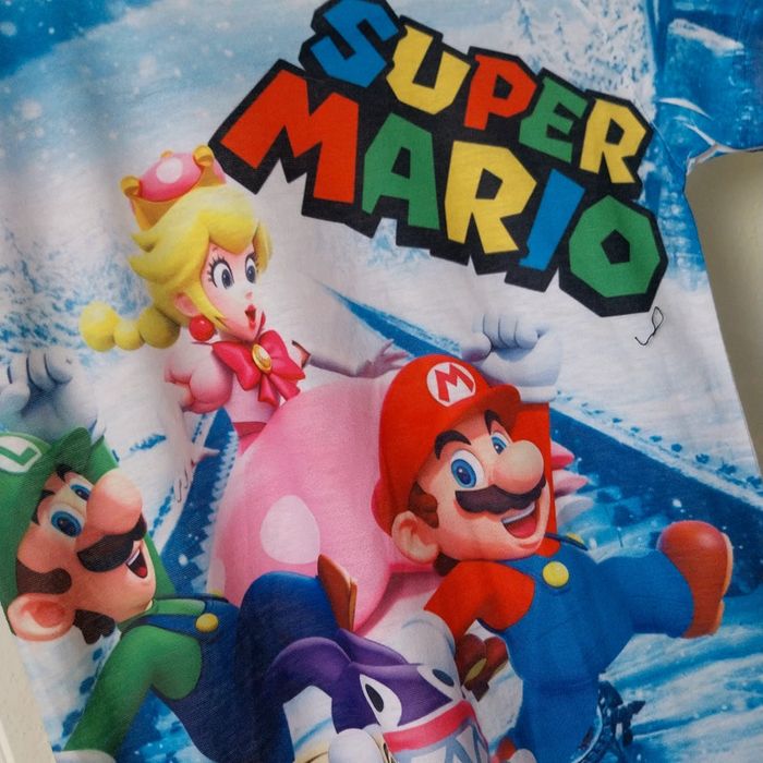 T-shirt super Mario neuf taille 6 ans