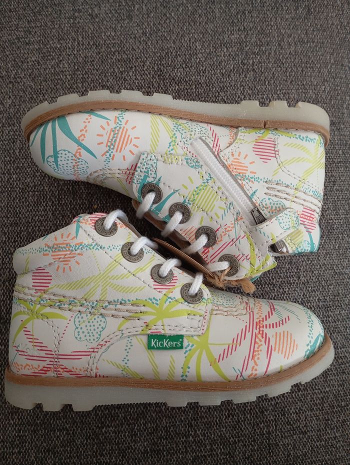 Kickers neuves mixte en taille 23