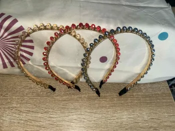 Serre-têtes strass élégants trio doré, rouge, bleu