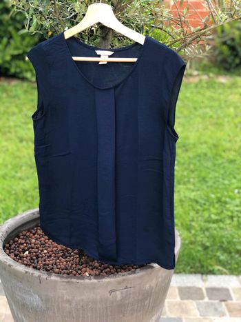 Haut bleu marine