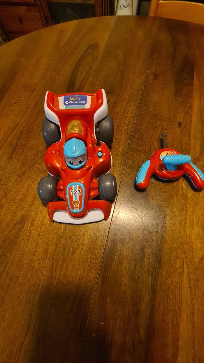 Voiture téléguidée