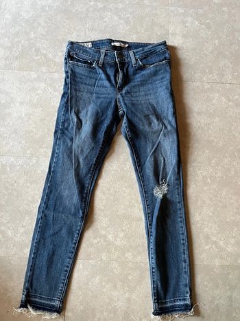 Jean levi’s 711 skinny 38
