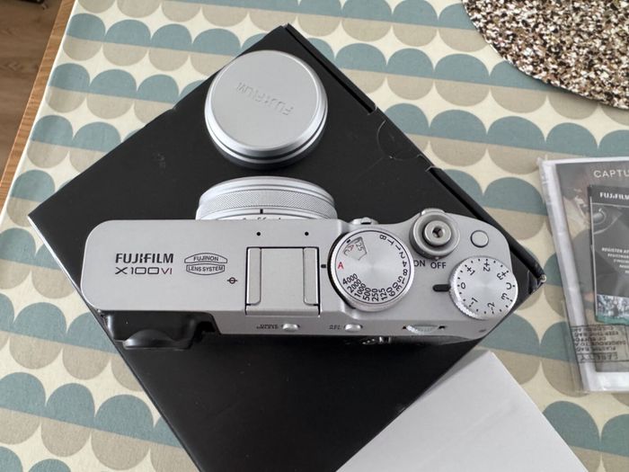 Appareil photo numérique Fujifilm X100VI 40,2 mégapixels argent neuf garantie ‎ - photo numéro 5