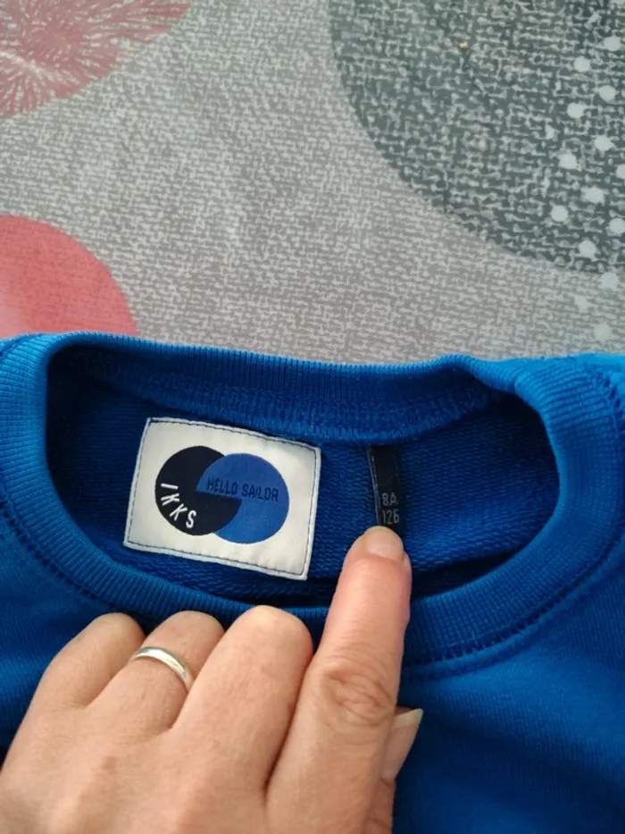 Pull garçon 🧑 8 ans - photo numéro 4