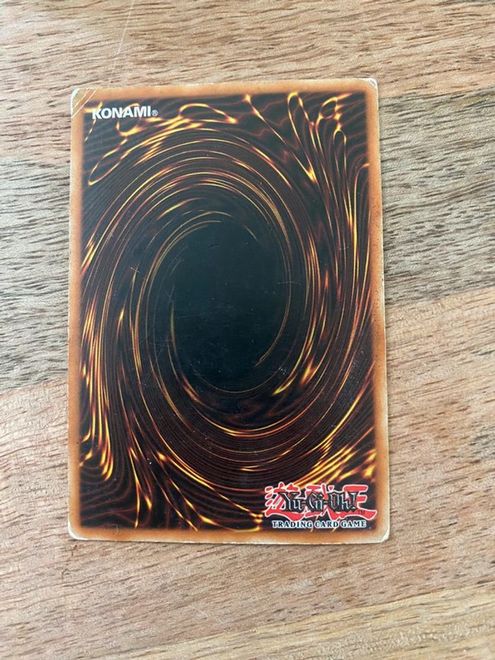 Carte Yu-Gi-Oh! Trou noir DDY-F020 1996 - photo numéro 2