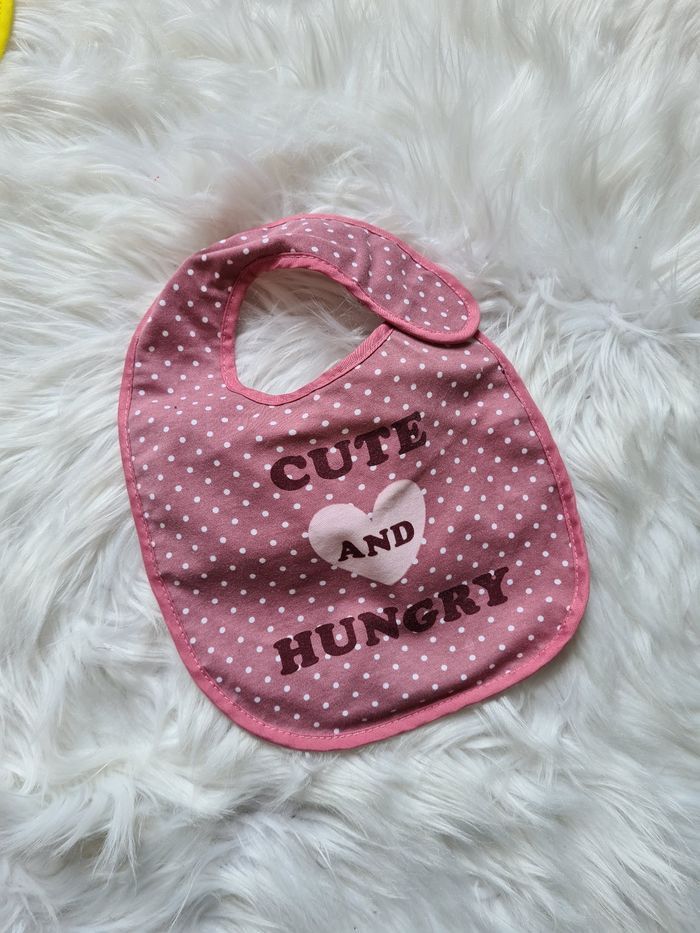 Bavoir rose - photo numéro 1