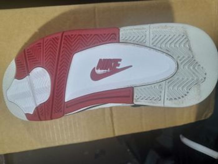 Basket jordan blanche noir et rouge - photo numéro 4