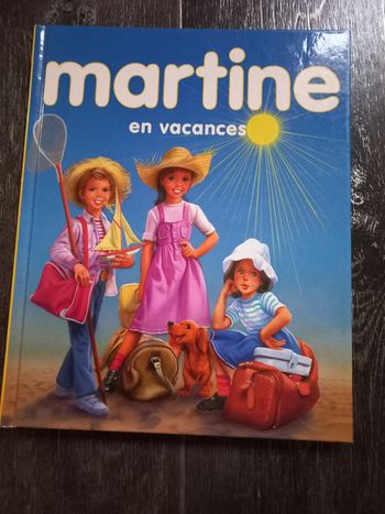 Livre Martine en vacances  bicyclette cheval voile