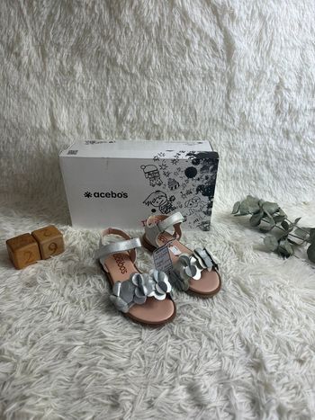 Paire de sandales argentées Acebois taille 29