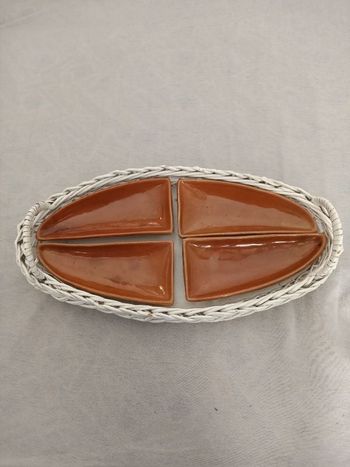 Plateau avec des cups pour apéritifs