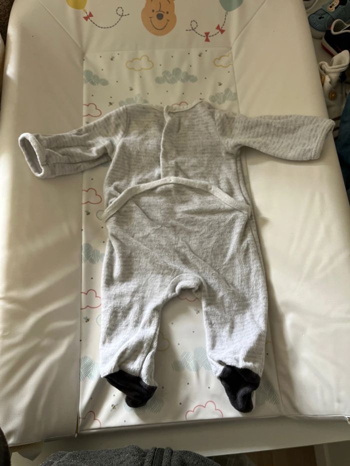 Pyjamas 1 mois - photo numéro 3