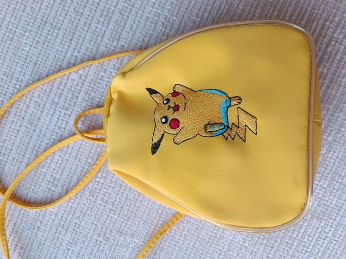 Sac à dos jaune Pikachu - photo numéro 2
