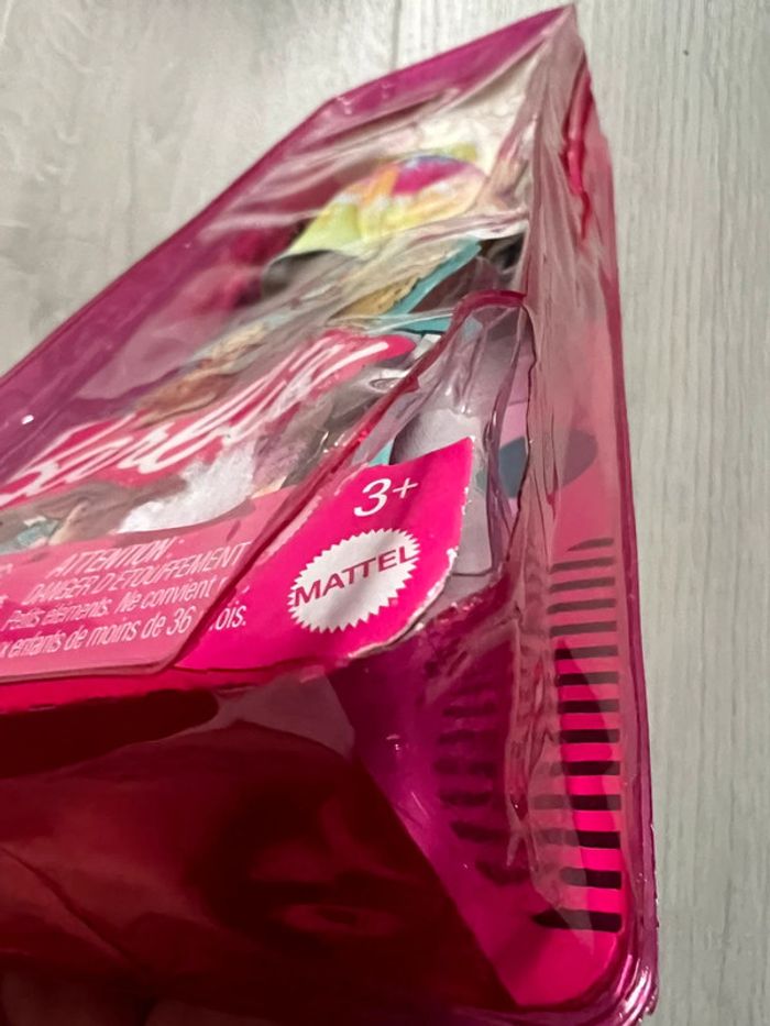 Barbie neuve Mattel - photo numéro 4