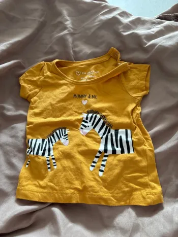 T-shirt primark bébé fille 3/6 mois
