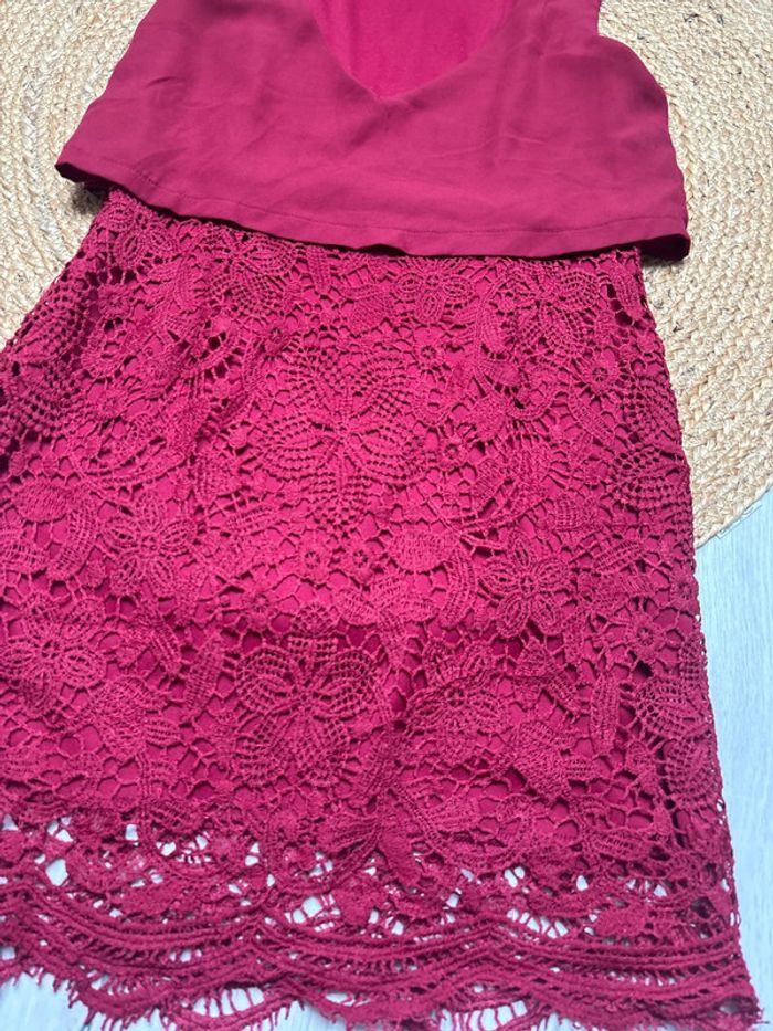 Robe rouge bordeaux dentelle broderie - photo numéro 2