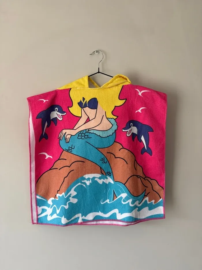 🌊Serviette - cape de plage sirène - très bon état- sans marque
