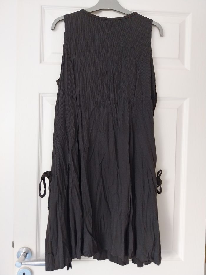 Jolie robe neuve marque Agathe Valmont taille 42 - photo numéro 2