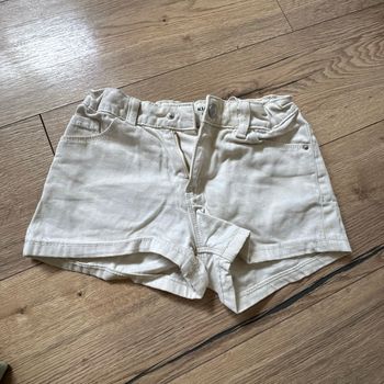 Short fille