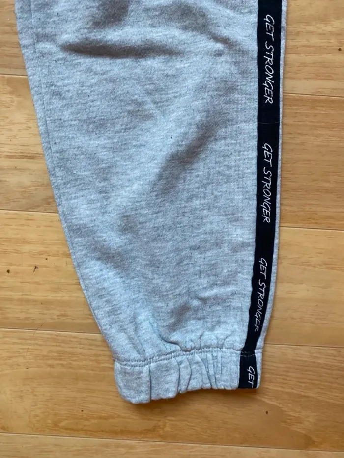Jogging gris garçon taille 12 ans - photo numéro 5