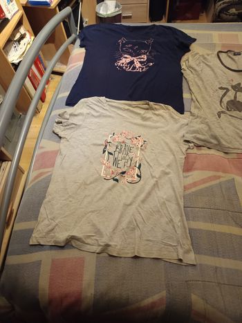 Lot de trois hauts de pyjama