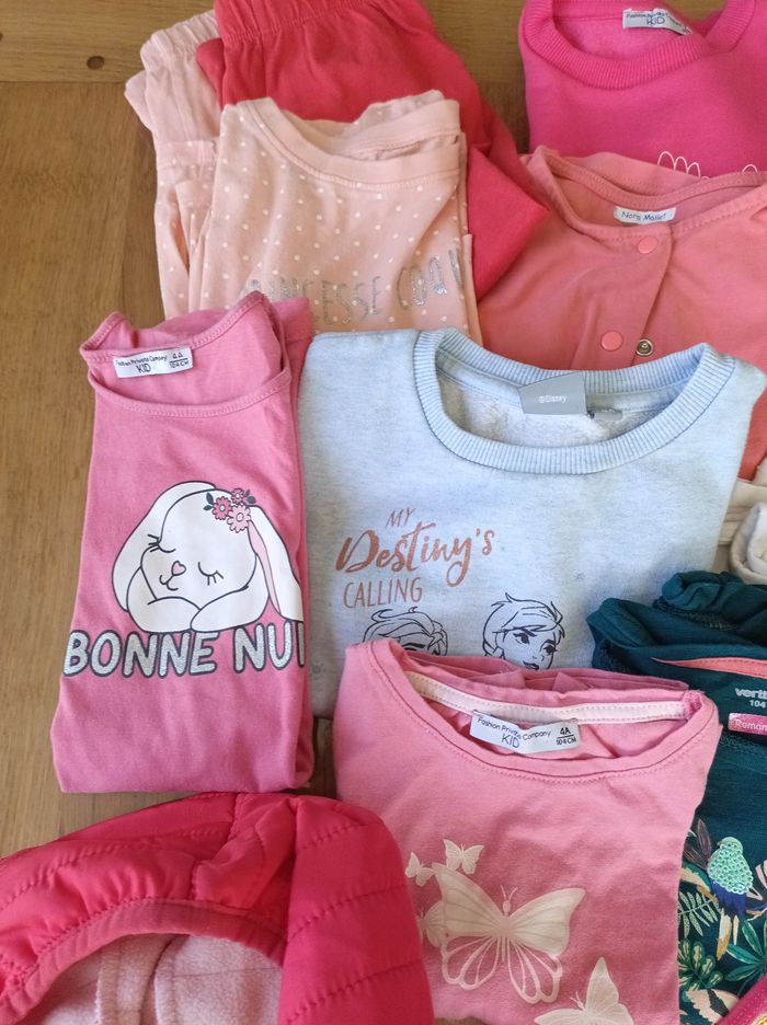 Gros lot vêtements 4 ans - photo numéro 3