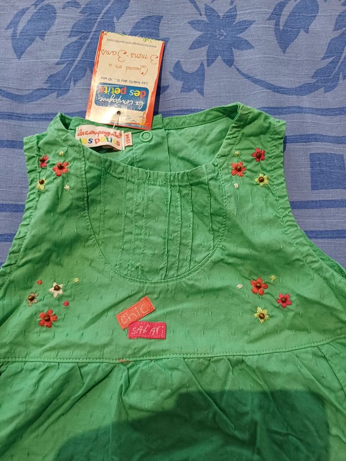 Robe neuve taille 18 mois - photo numéro 2