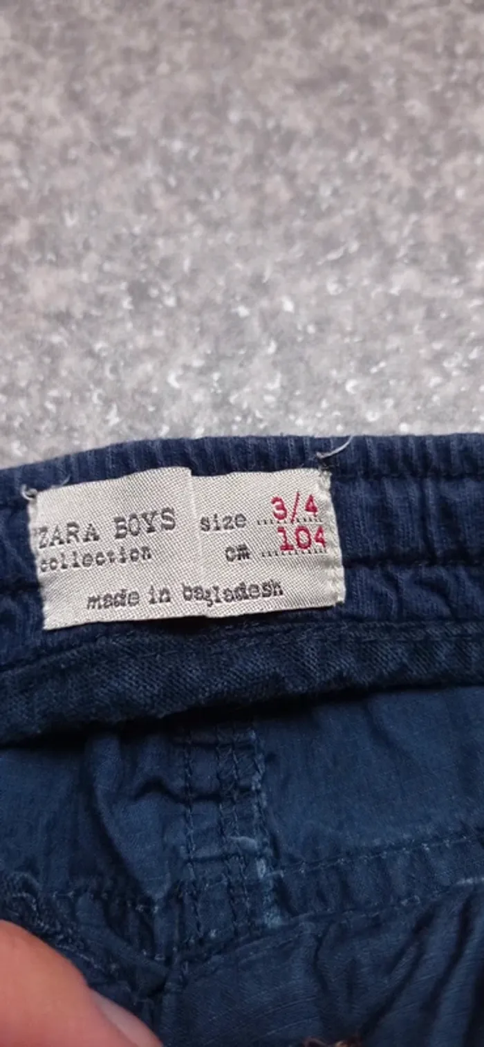 Short Zara taille 3/4 ans 
Bon état - photo numéro 2