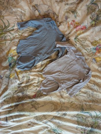 Lot de 2Bodies 12 mois manches longues