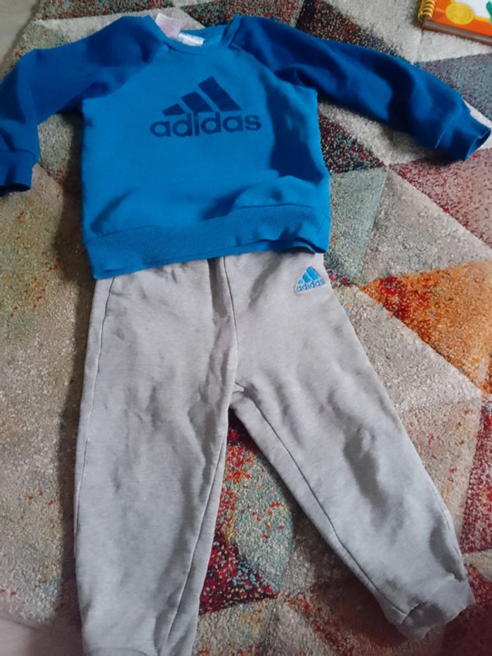 Survêtement jogging adidas 18 24 mois