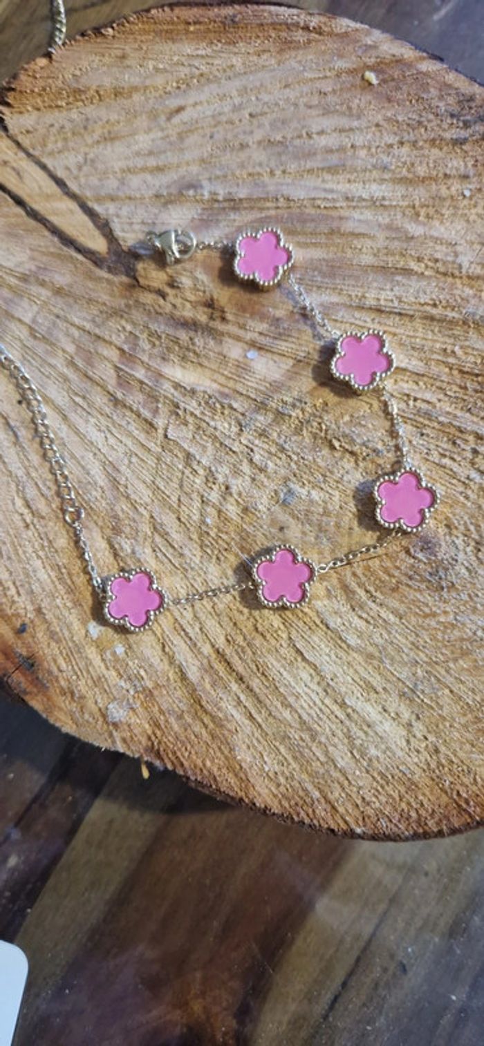 Bracelet réglable acier inoxydable or trèfle résine rose neuf