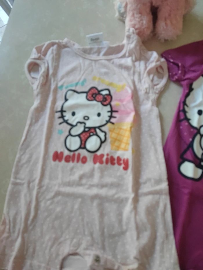 🌸lot de 2 combishort Hello Kitty 18 mois - photo numéro 3